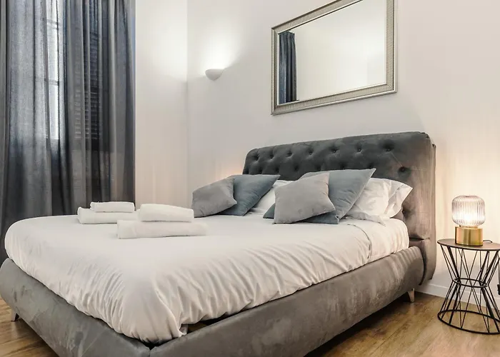 By The Pantheon With Two Bedroom 2 Bathroom
