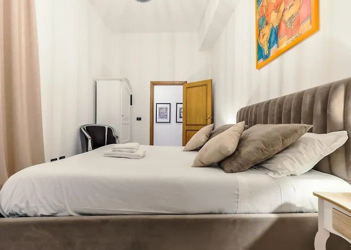 By The Pantheon With Two Bedroom 2 Bathroom